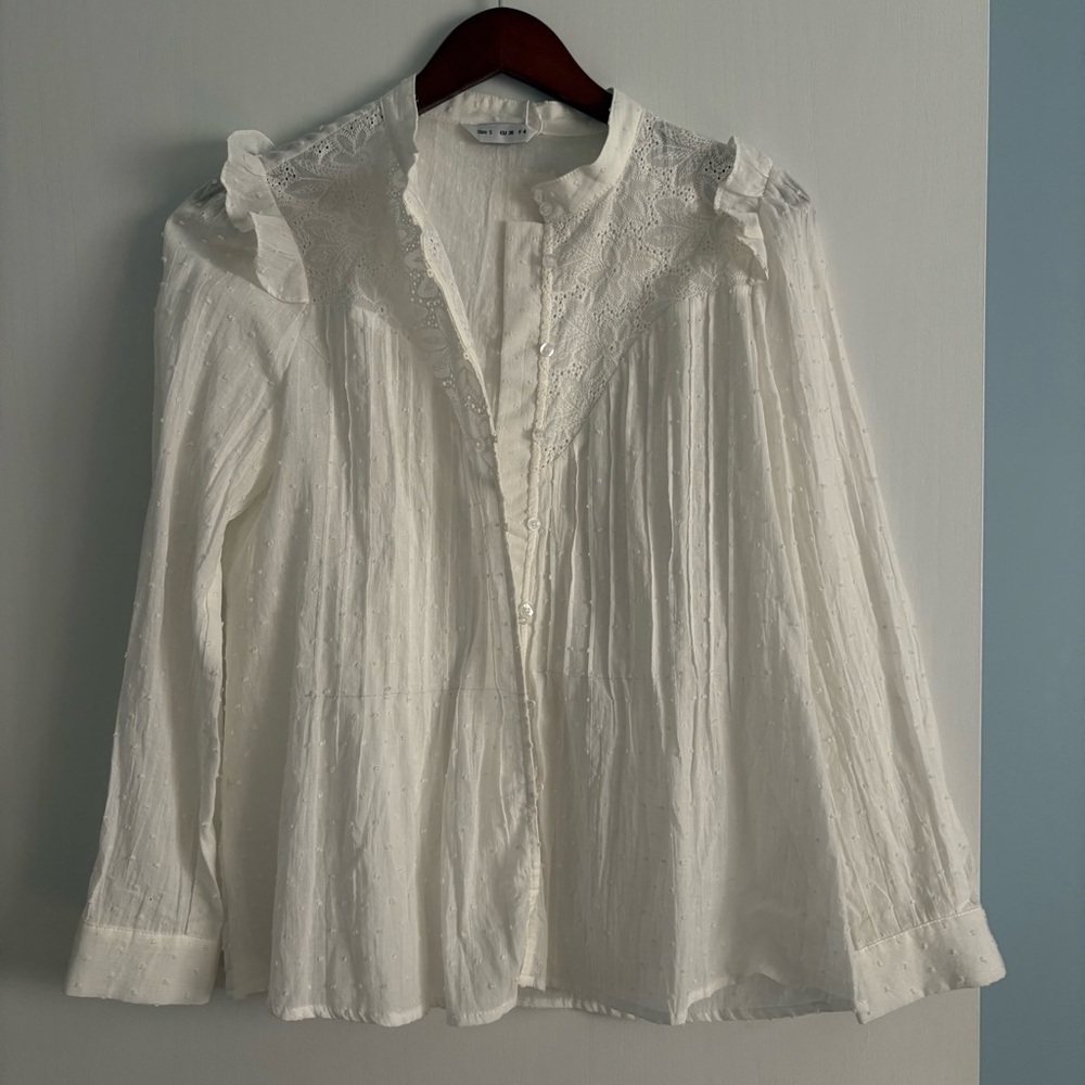 Chic Ivory Ruffle Blouse